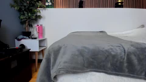 Ana online show from 02/25/25, 02:44