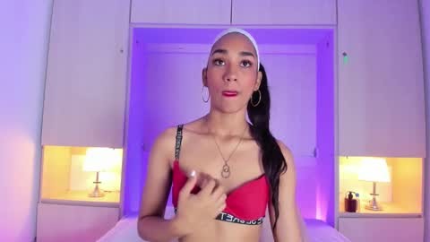 Snapshot of anaacollins_ chatting on 10/25/25, 12:02 anaacollins_ online show from 10/25/25, 12:02