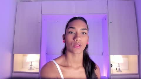 anaacollins_ online show from 02/19/26, 11:39