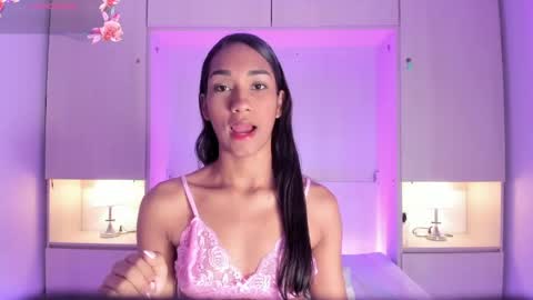 anaacollins_ online show from 04/01/26, 11:33