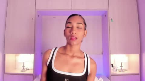 anaacollins_ online show from 05/14/26, 11:39