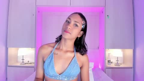 anaacollins_ online show from 06/07/26, 11:36