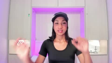 anaacollins_ online show from 06/17/26, 11:34