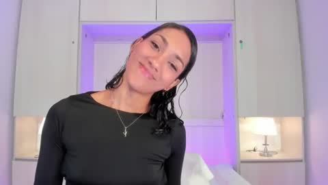 anaacollins_ online show from 06/27/26, 12:22