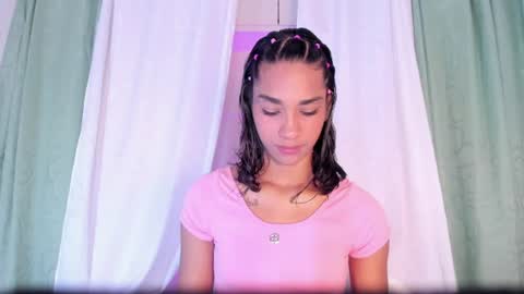 anaacollins_ online show from 07/27/26, 12:01