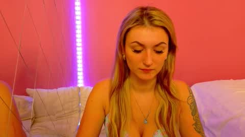 Snapshot of anaayss chatting on 11/26/25, 05:41 anaayss online show from 11/26/25, 05:41