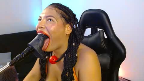 anabel alice gandara  online show from 01/13/25, 10:58