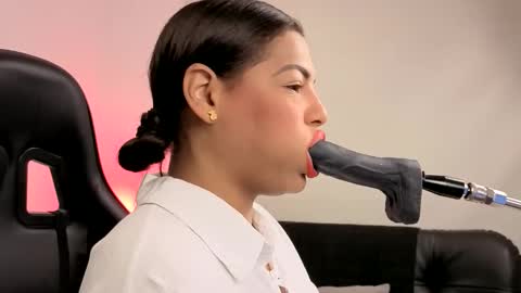 Snapshot of anabel693 chatting on 09/28/25, 10:53 anabel alice gandara online show from 09/28/25, 10:53