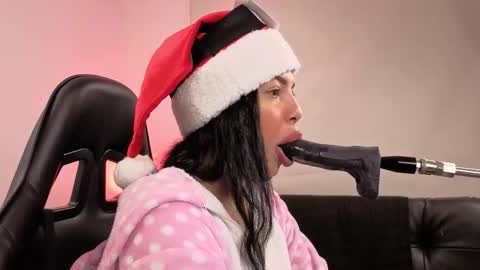 Snapshot of anabel693 chatting on 12/17/25, 12:33 anabel alice gandara online show from 12/17/25, 12:33