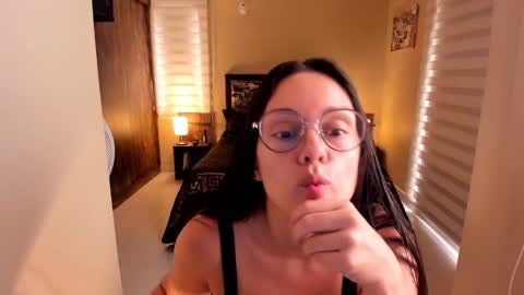 Snapshot of anabel_25 chatting on 09/30/25, 03:17 Anabel online show from 09/30/25, 03:17