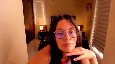 Snapshot of anabel_25 chatting on 10/22/25, 04:18 Anabel online show from 10/22/25, 04:18