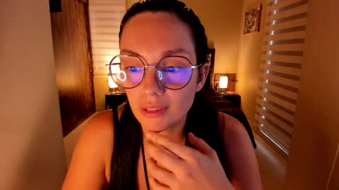 Snapshot of anabel_25 chatting on 10/24/25, 07:43 Anabel online show from 10/24/25, 07:43