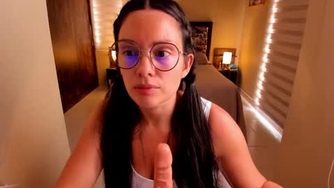 Snapshot of anabel_25 chatting on 11/04/25, 07:24 Anabel online show from 11/04/25, 07:24