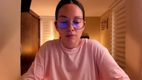 Snapshot of anabel_25 chatting on 12/13/25, 08:04 Anabel online show from 12/13/25, 08:04