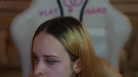 Snapshot of anabel_team054 chatting on 10/04/25, 11:19 PLAYHARD054 online show from 10/04/25, 11:19