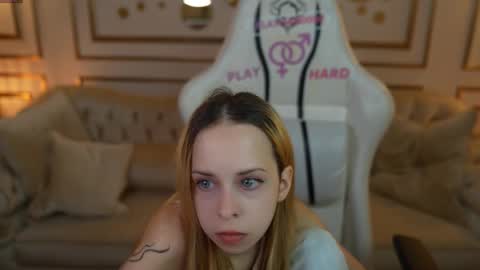 Snapshot of anabel_team054 chatting on 10/06/25, 10:34 PLAYHARD054 online show from 10/06/25, 10:34