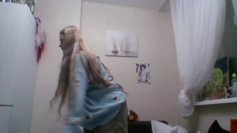 Malvina online show from 06/25/26, 09:41