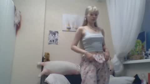 Malvina online show from 07/20/26, 04:42