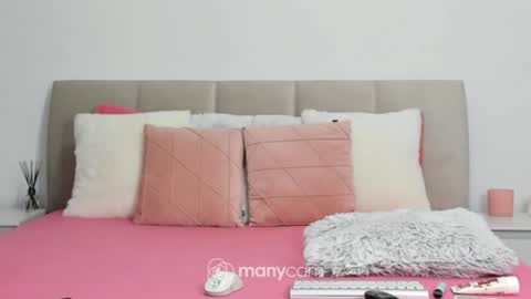 Snapshot of anabella00 chatting on 12/07/24, 09:22 Anabella online show from 12/07/24, 09:22