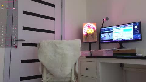 Annie  online show from 02/14/25, 06:29