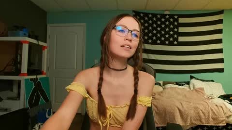 Snapshot of anabelleleigh chatting on 03/05/25, 04:35 Anabelleleigh online show from 03/05/25, 04:35