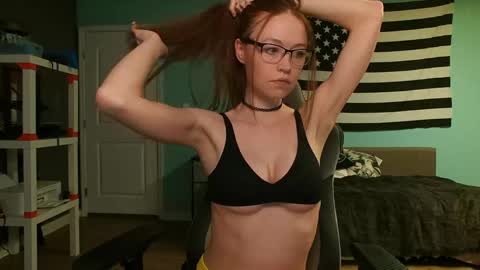 Snapshot of anabelleleigh chatting on 04/21/26, 01:53 Anabelleleigh online show from 04/21/26, 01:53