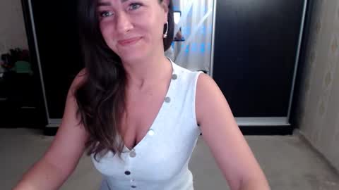 Snapshot of anabelsweet chatting on 02/14/25, 02:28 Milana online show from 02/14/25, 02:28