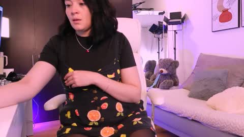 Snapshot of anah_ chatting on 11/20/25, 04:29 IG Soyanah online show from 11/20/25, 04:29