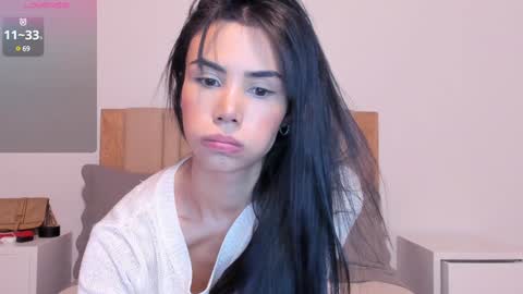 Snapshot of anahenao chatting on 01/07/25, 12:24 Ana Henao or Annie... Follow me ahenaocb Insta X online show from 01/07/25, 12:24