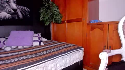 Snapshot of anahi__18 chatting on 09/24/25, 02:59 Anahi online show from 09/24/25, 02:59