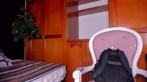 Snapshot of anahi__18 chatting on 10/22/25, 03:07 Anahi online show from 10/22/25, 03:07