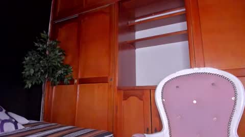 Snapshot of anahi__18 chatting on 10/23/25, 03:06 Anahi online show from 10/23/25, 03:06