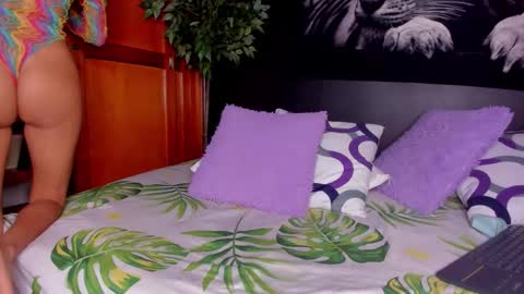 Snapshot of anahi__18 chatting on 12/20/25, 03:30 Anahi online show from 12/20/25, 03:30
