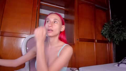 Snapshot of anahi__18 chatting on 02/11/26, 03:11 Anahi online show from 02/11/26, 03:11