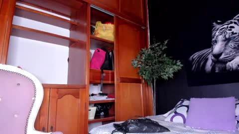 Snapshot of anahi__18 chatting on 05/01/26, 03:11 Anahi online show from 05/01/26, 03:11