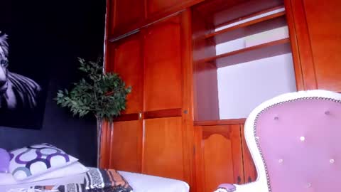 Snapshot of anahi__18 chatting on 07/25/26, 03:04 Anahi online show from 07/25/26, 03:04