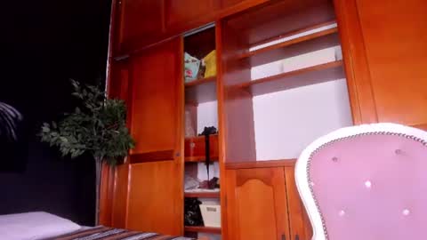 Snapshot of anahi__18 chatting on 07/29/26, 03:26 Anahi online show from 07/29/26, 03:26