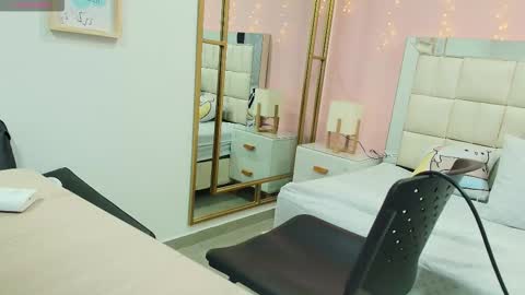 Anahi  online show from 11/23/25, 08:30