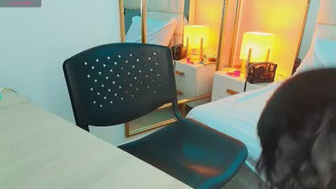 Anahi  online show from 11/27/25, 08:11