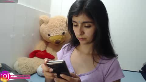 Anahi Browns online show from 02/24/25, 10:58