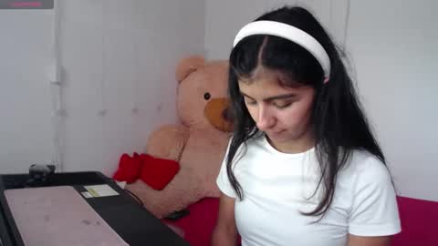 Anahi Browns online show from 01/15/26, 09:18