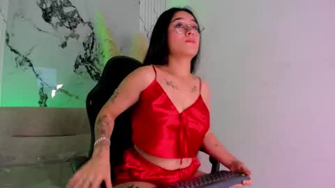 Snapshot of anaiaclarck chatting on 02/22/26, 11:09 Im Sara online show from 02/22/26, 11:09