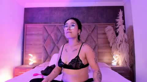 Snapshot of anaiaclarck chatting on 06/01/26, 03:19 Im Sara online show from 06/01/26, 03:19