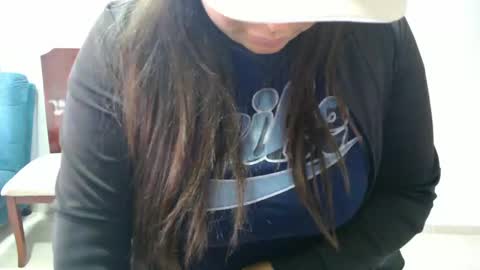 Snapshot of anaids_dam chatting on 09/24/25, 01:36 anaids online show from 09/24/25, 01:36