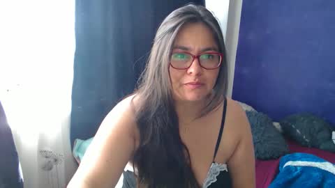 Snapshot of anaids_dam chatting on 10/13/25, 01:44 anaids online show from 10/13/25, 01:44