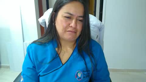 Snapshot of anaids_dam chatting on 10/21/25, 06:08 anaids online show from 10/21/25, 06:08