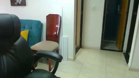 Snapshot of anaids_dam chatting on 10/28/25, 12:52 anaids online show from 10/28/25, 12:52