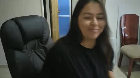 Snapshot of anaids_dam chatting on 11/04/25, 01:32 anaids online show from 11/04/25, 01:32