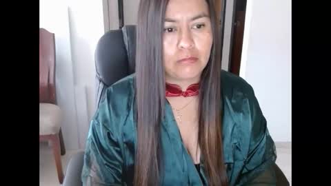 Snapshot of anaids_dam chatting on 11/09/25, 02:26 anaids online show from 11/09/25, 02:26