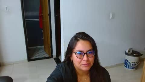 Snapshot of anaids_dam chatting on 11/25/25, 01:44 anaids online show from 11/25/25, 01:44